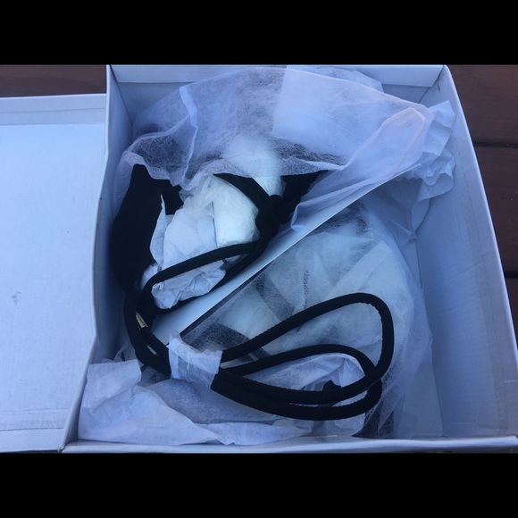 PRETTY LITTLE THING SHOES A FEW DIFFERENT SIZES - Picture 3 of 8